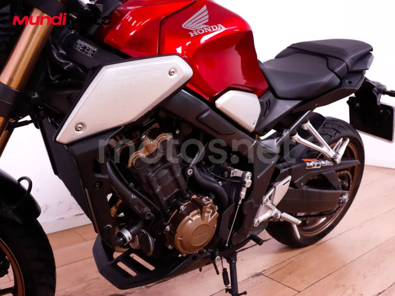 Honda CB650R - Vista 10