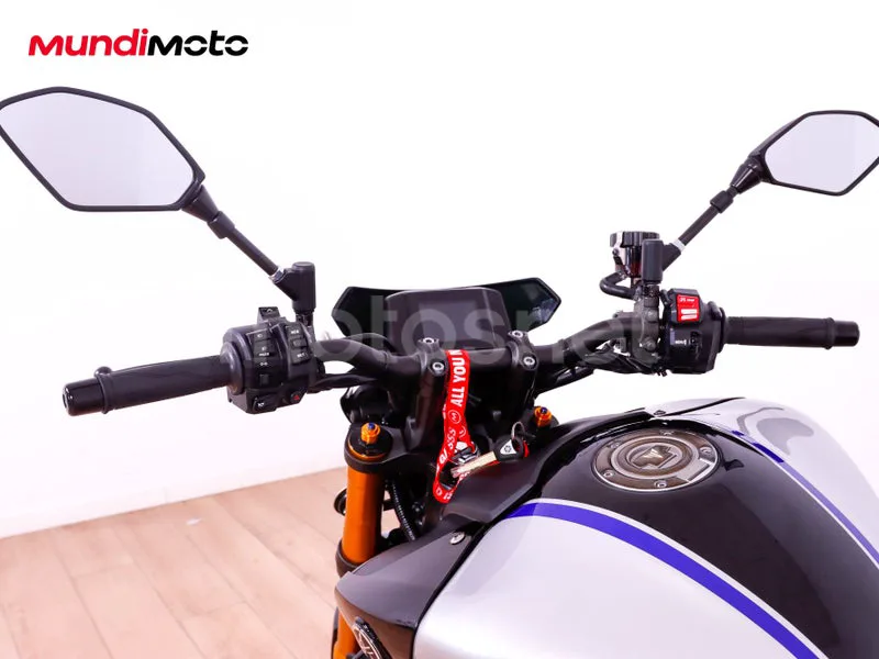 Yamaha MT-09 - Vista 11