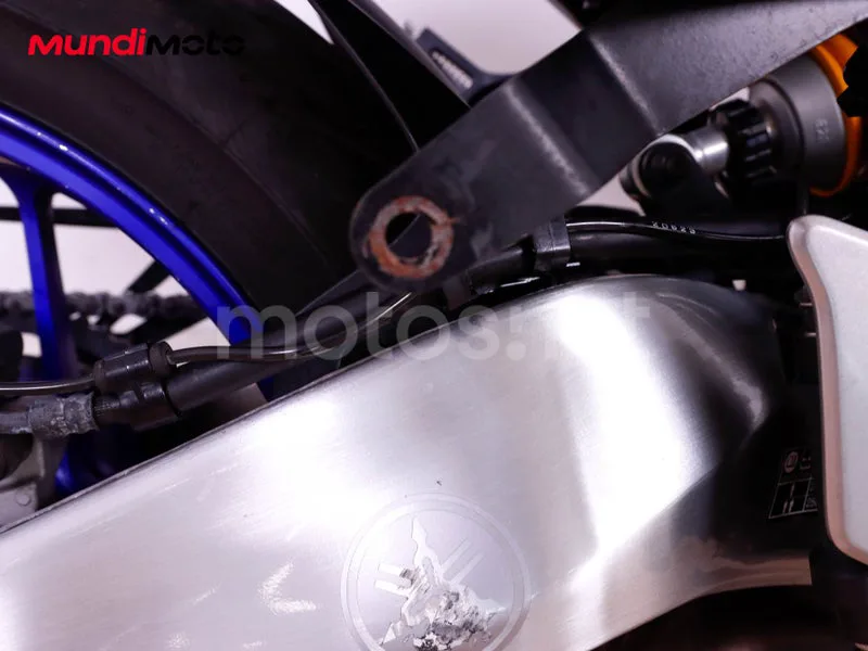 Yamaha MT-09 - Vista 16