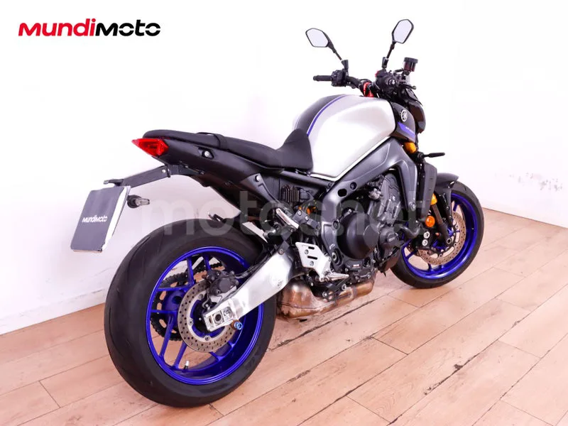 Yamaha MT-09 - Vista 3