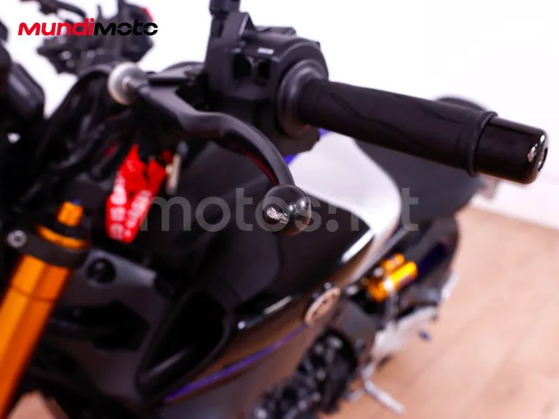 Yamaha MT-09 - Vista 22