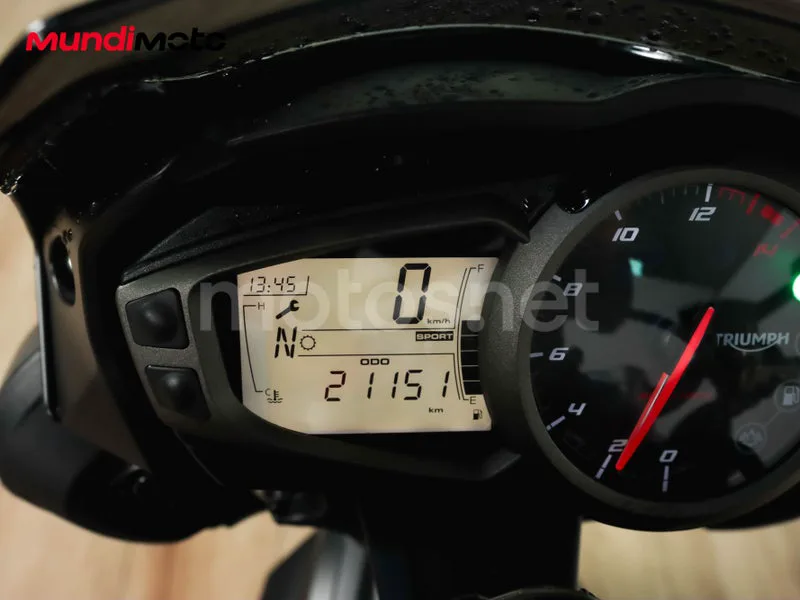 Triumph Street Triple - Vista 12