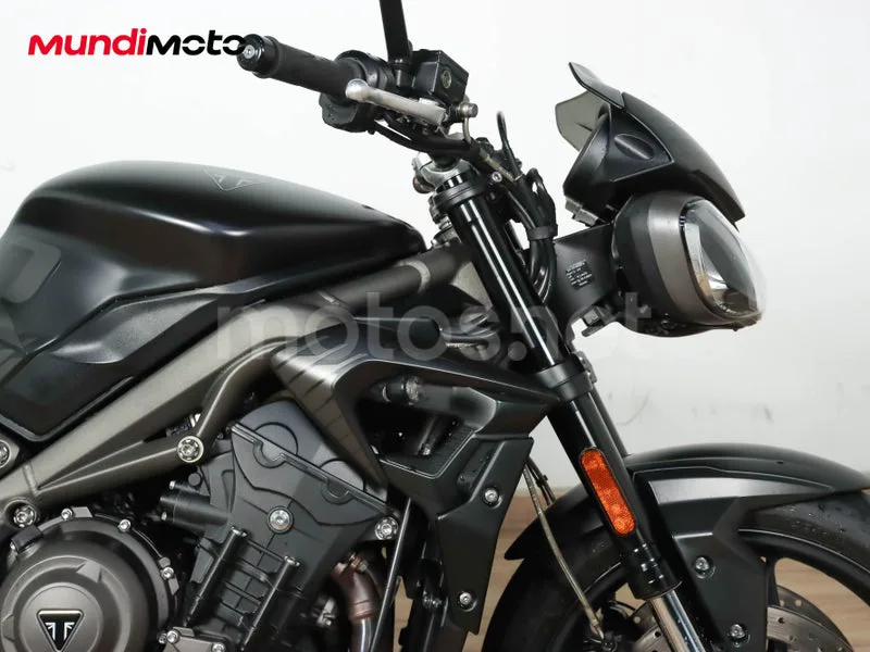 Triumph Street Triple - Vista 16
