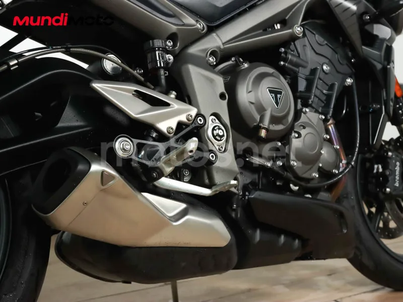 Triumph Street Triple - Vista 4