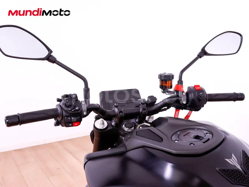 Yamaha MT-09 - Vista 11