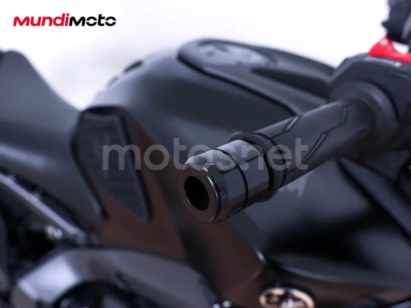 Yamaha MT-09 - Vista 14