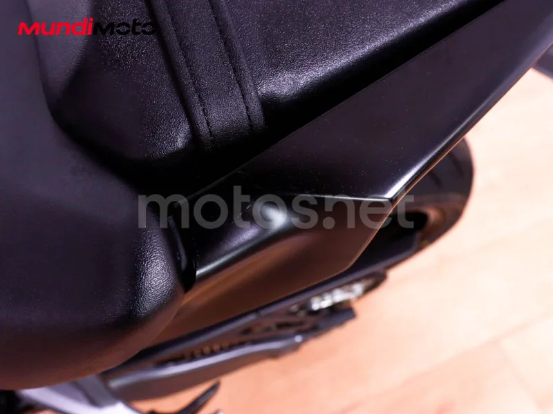 Yamaha MT-09 - Vista 20