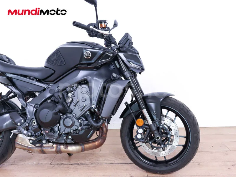 Yamaha MT-09 - Vista 22