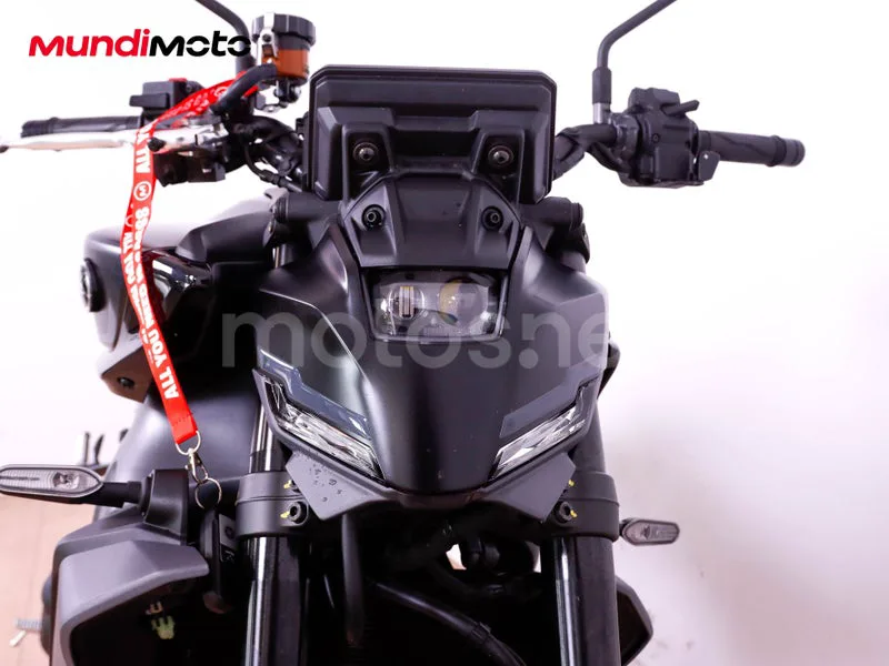 Yamaha MT-09 - Vista 5