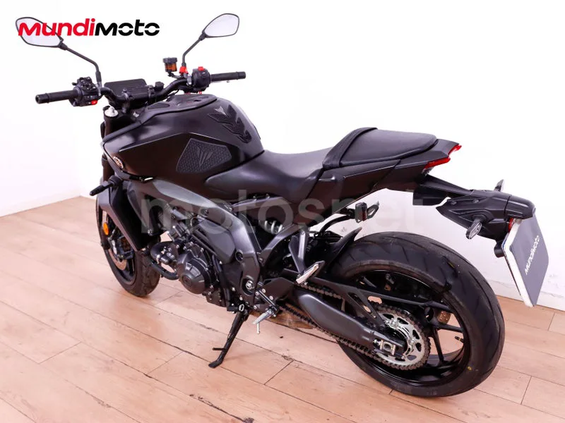 Yamaha MT-09 - Vista 8