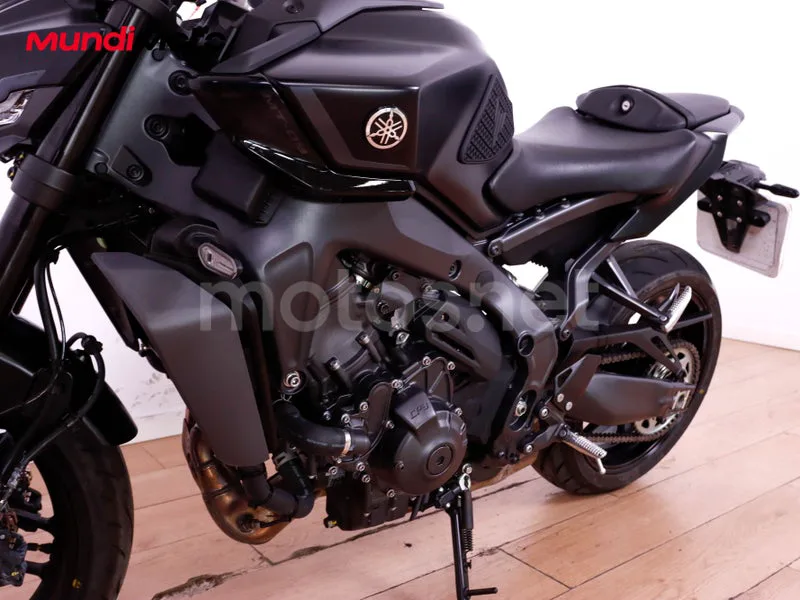 Yamaha MT-09 - Vista 10