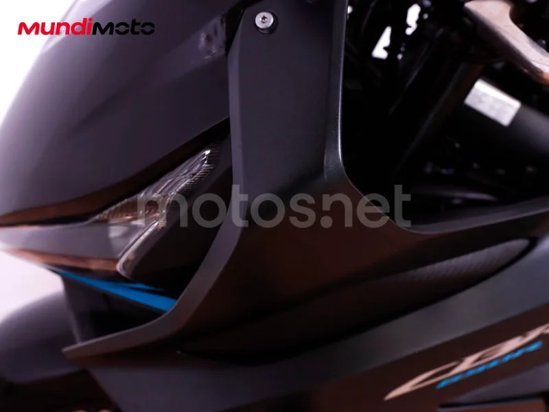 Honda CBR650R - Vista 25