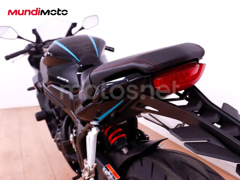 Honda CBR650R - Vista 9
