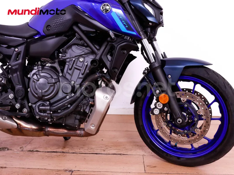 Yamaha MT-07 - Vista 21