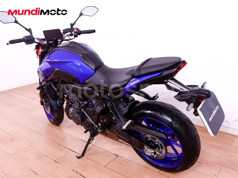 Yamaha MT-07 - Vista 8