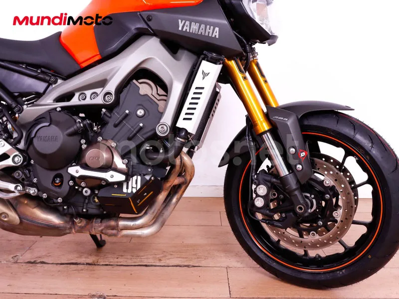 Yamaha MT-09 - Vista 19