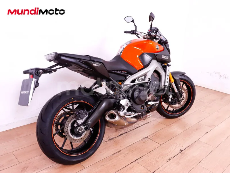 Yamaha MT-09 - Vista 3