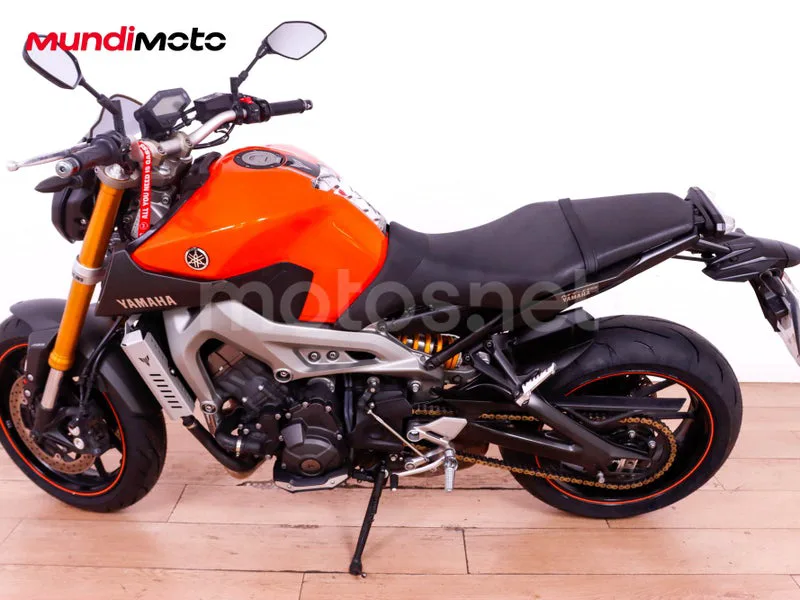 Yamaha MT-09 - Vista 6