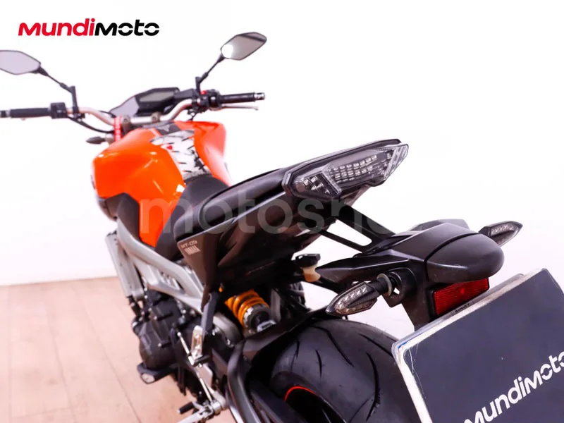 Yamaha MT-09 - Vista 9