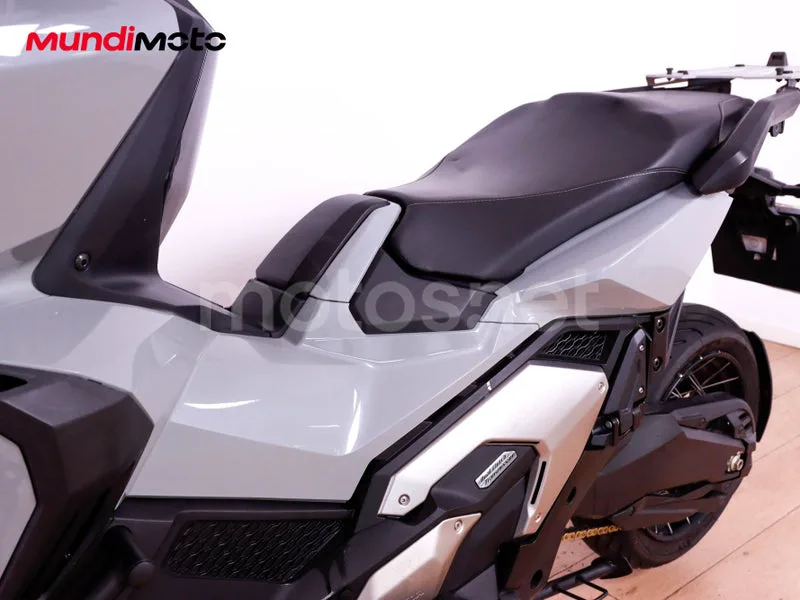 Honda X-ADV - Vista 10