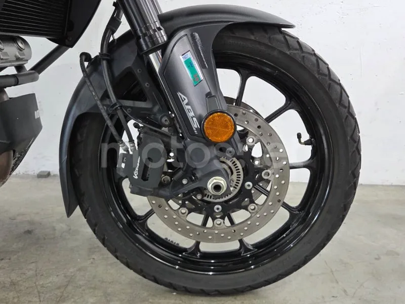 Suzuki V-Strom 1000 - Vista 14