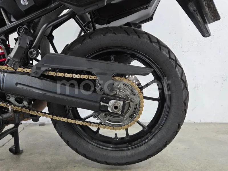 Suzuki V-Strom 1000 - Vista 17