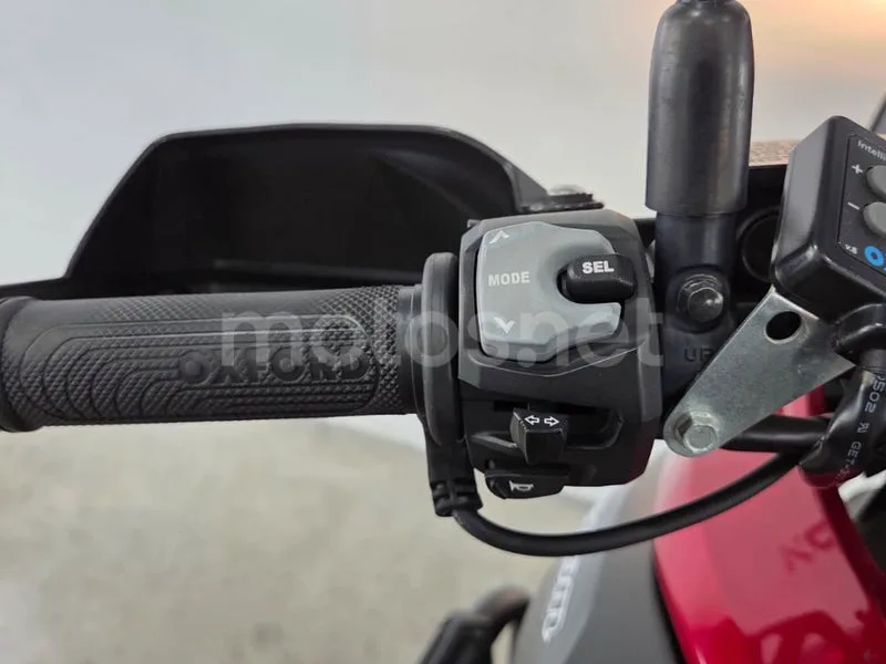 Suzuki V-Strom 1000 - Vista 23