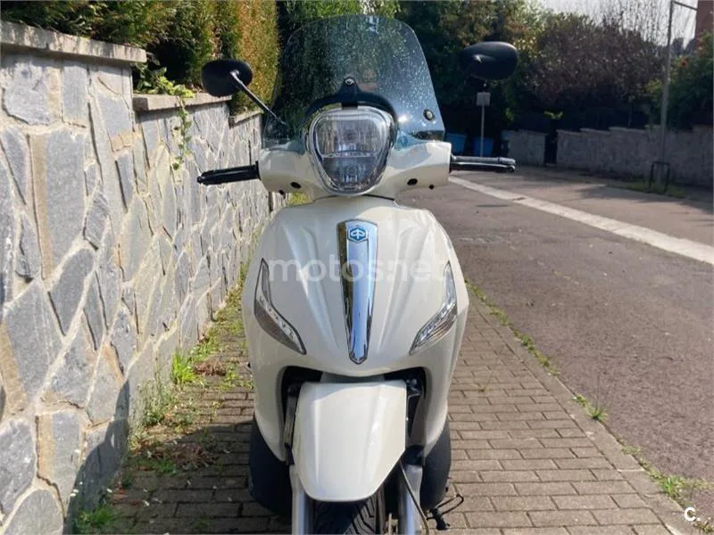 Piaggio Beverly 300 - Vista 5