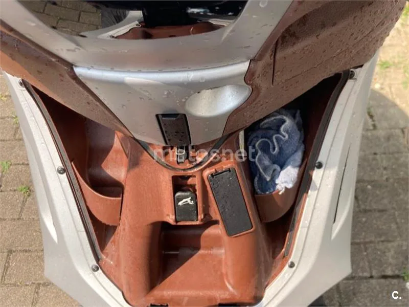 Piaggio Beverly 300 - Vista 6