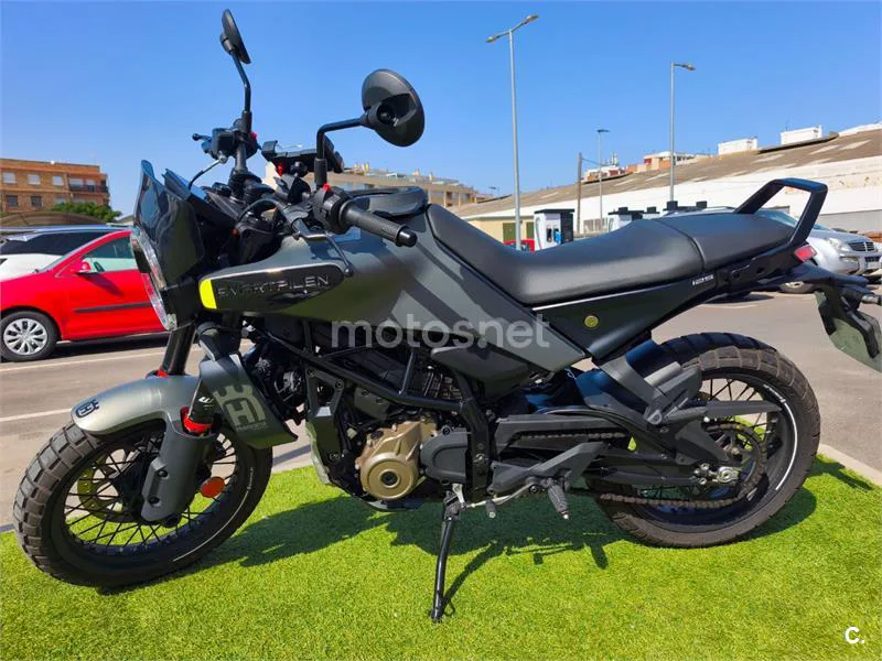 Husqvarna Svartpilen 125 3780 € 2024 Valencia - 2