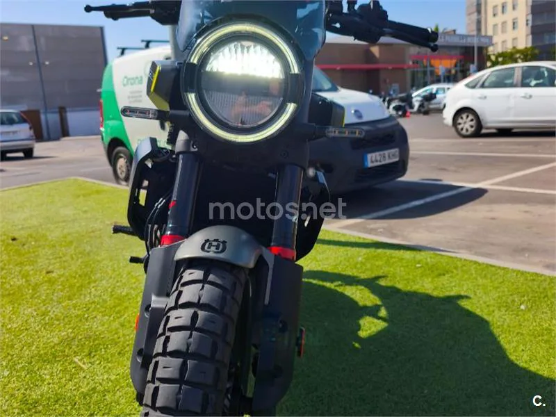 Husqvarna Svartpilen 125 - Vista 7