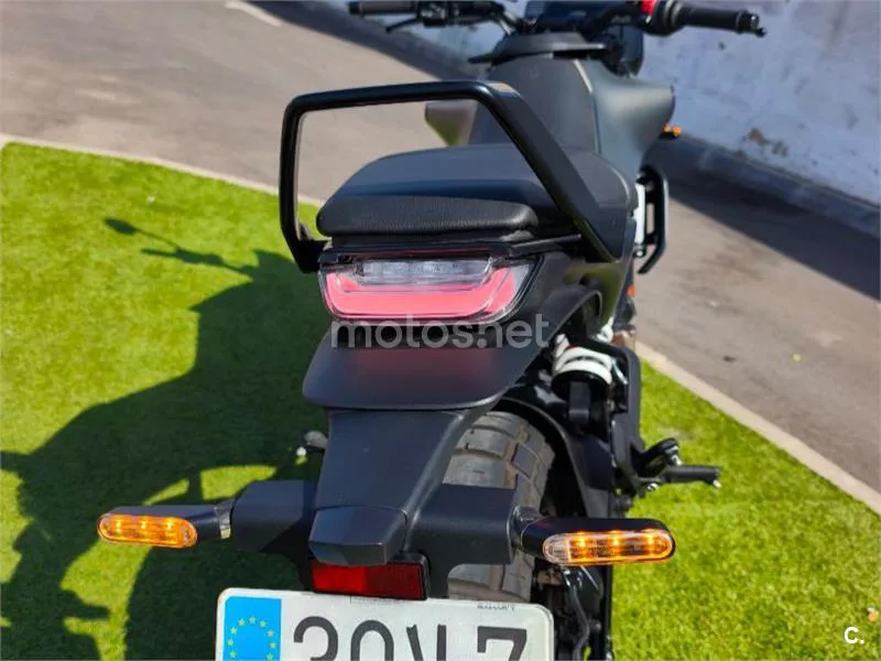 Husqvarna Svartpilen 125 - Vista 8