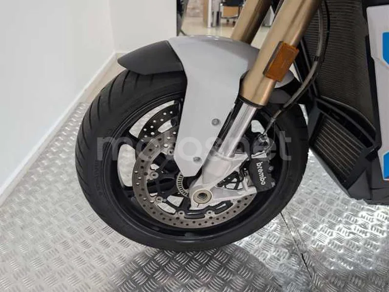 BMW S 1000 XR - Vista 22