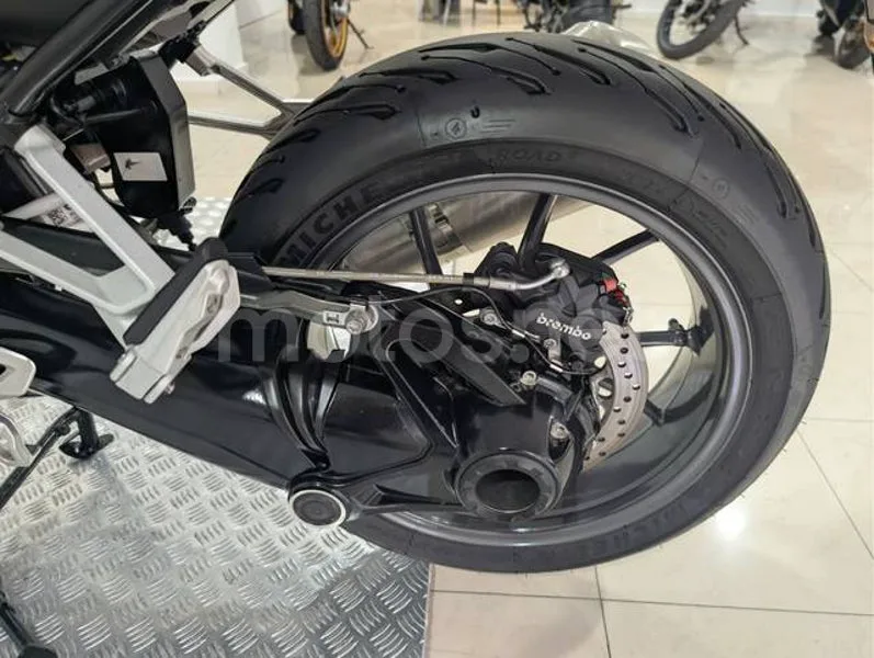 BMW R 1200 RS - Vista 25