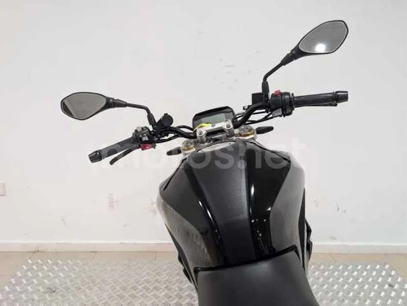 BMW G 310 R - Vista 13
