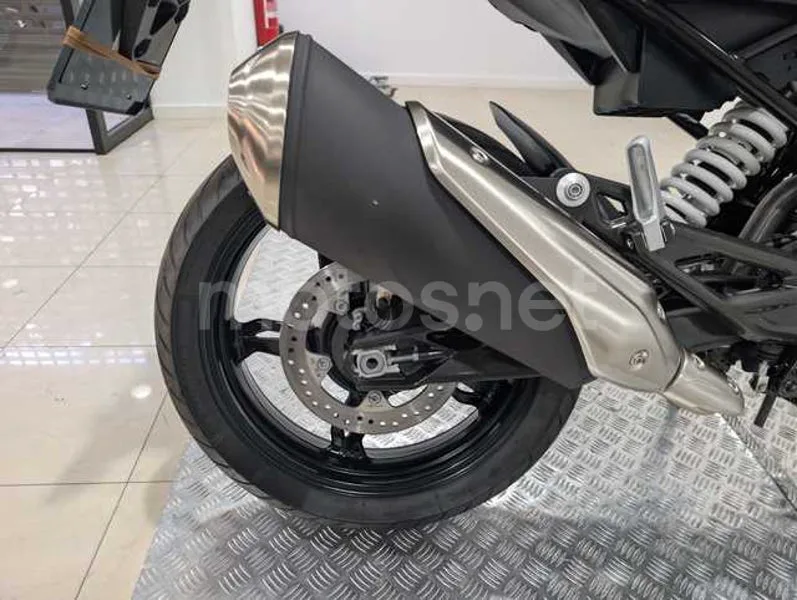 BMW G 310 R - Vista 24