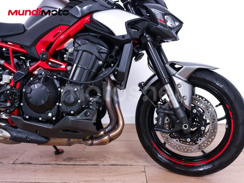 Kawasaki Z900 - Vista 15