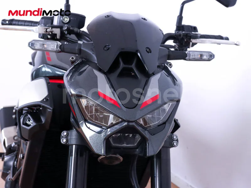 Kawasaki Z900 - Vista 5