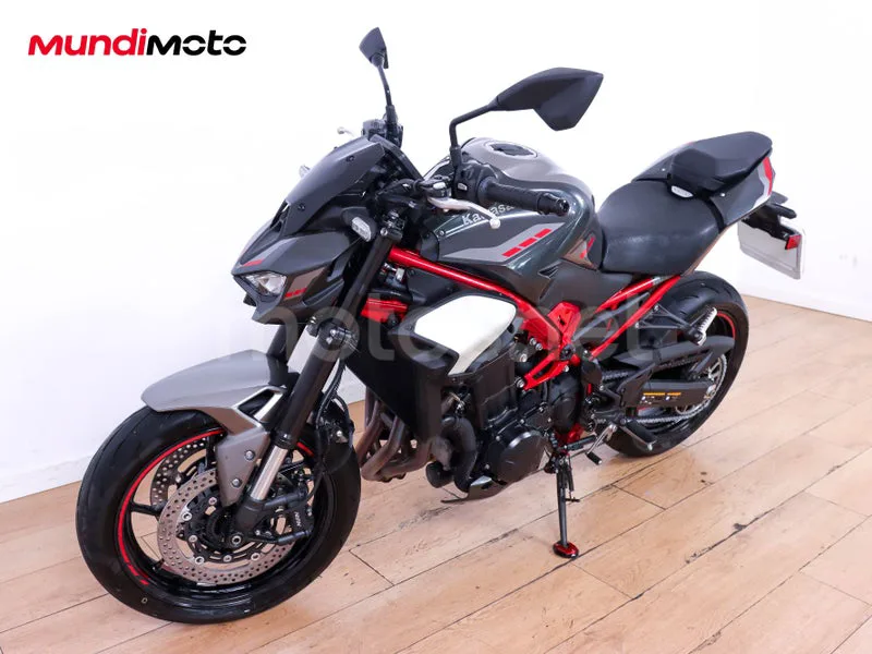 Kawasaki Z900 - Vista 7