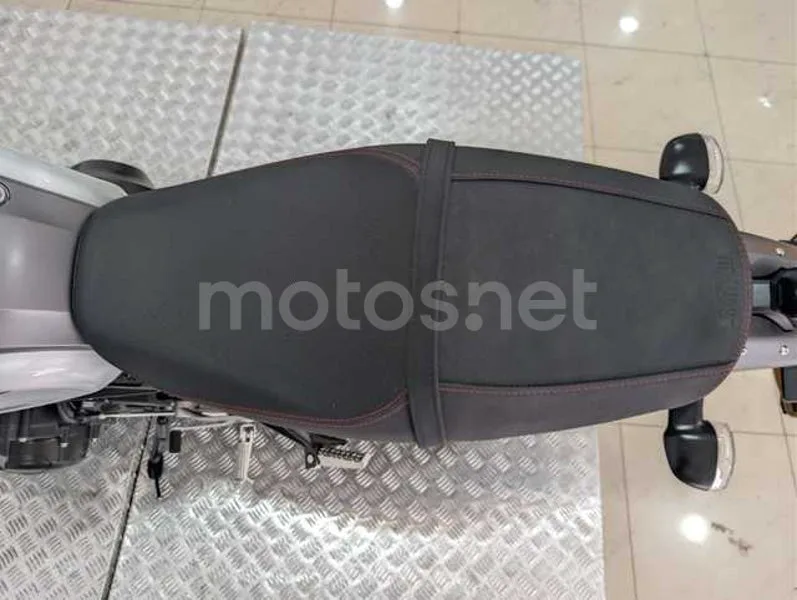 Yamaha XSR700 - Vista 18
