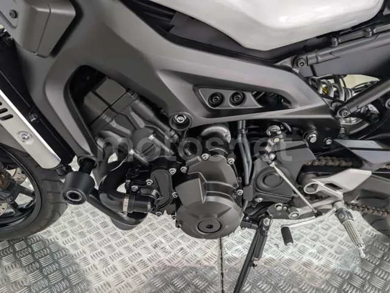 Yamaha XSR700 - Vista 21