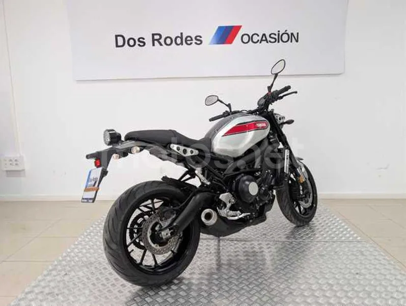 Yamaha XSR700 - Vista 7