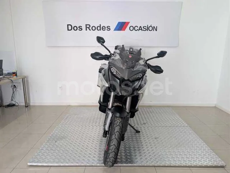 Ducati Multistrada V4 - Vista 3