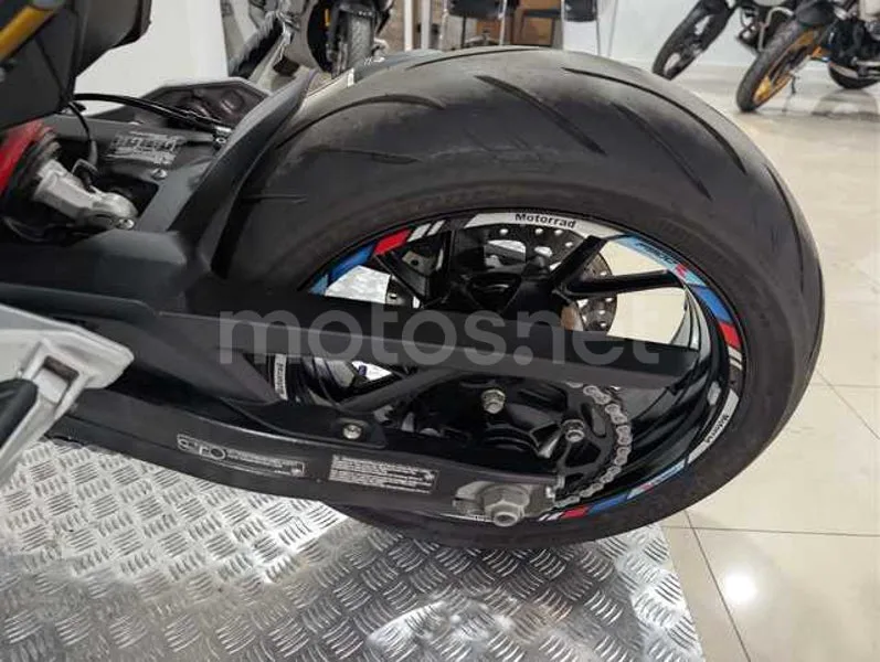 BMW F 900 R - Vista 25
