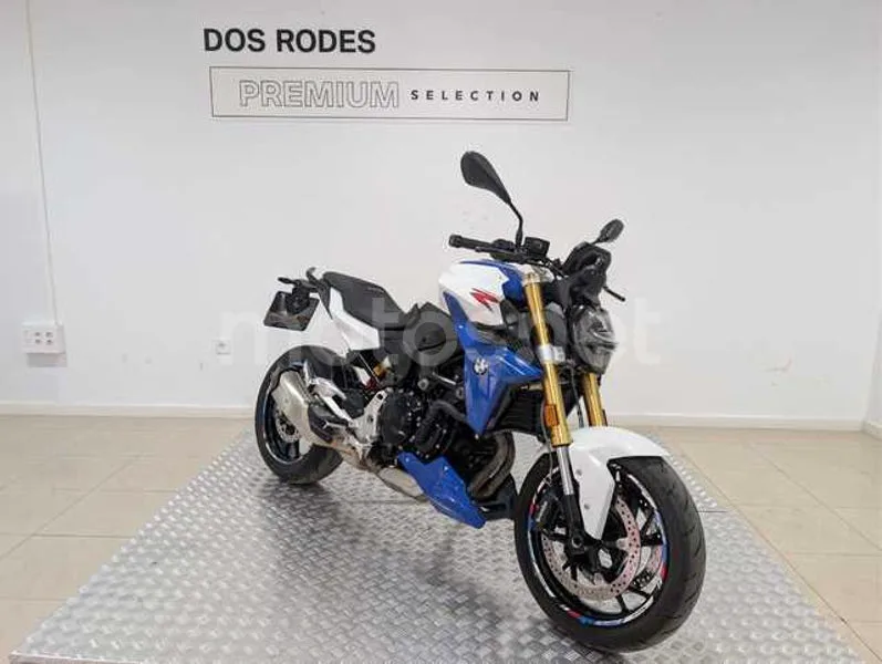 BMW F 900 R - Vista 4