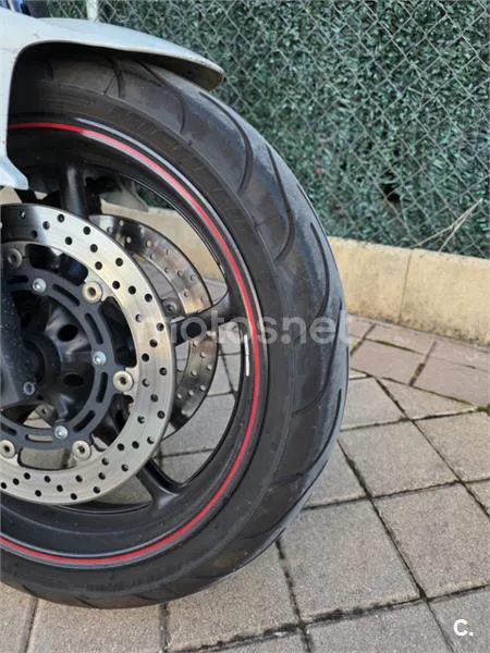 Yamaha FZ6 S2 - Vista 8