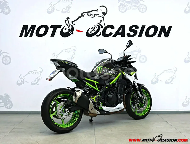 Kawasaki Z900 - Vista 3