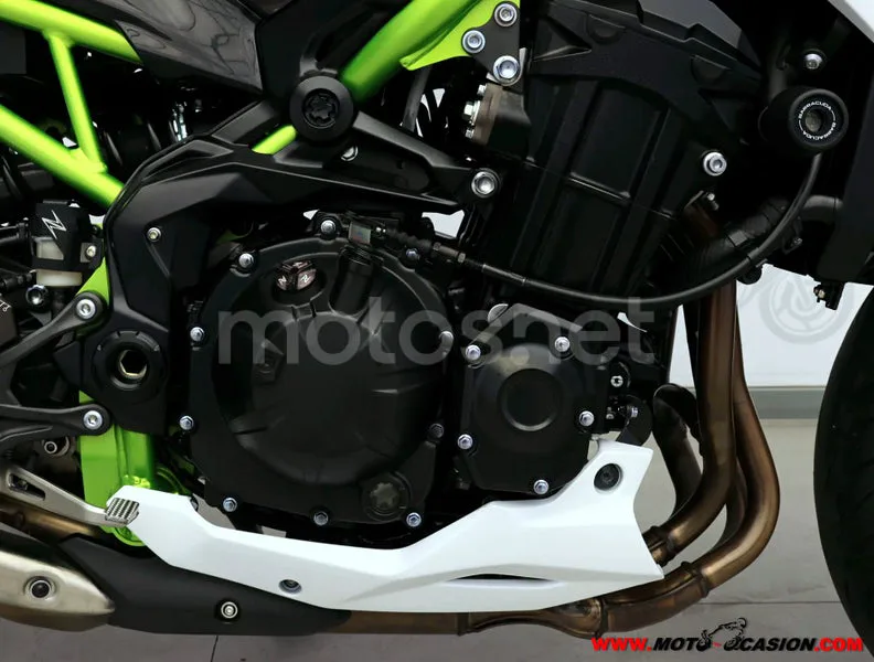 Kawasaki Z900 - Vista 5