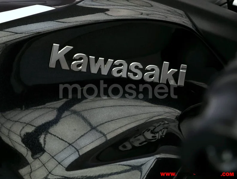 Kawasaki Z900 - Vista 9