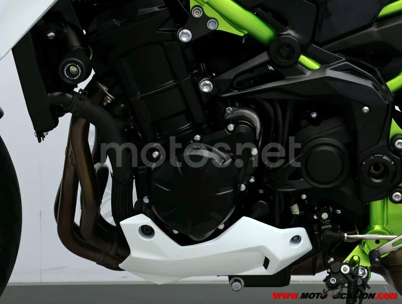 Kawasaki Z900 - Vista 10